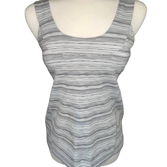 Lululemon Scoop Neck Low Back Mini Cyber Stripe White Silver Fox Tank 10 - Picture 4 of 16